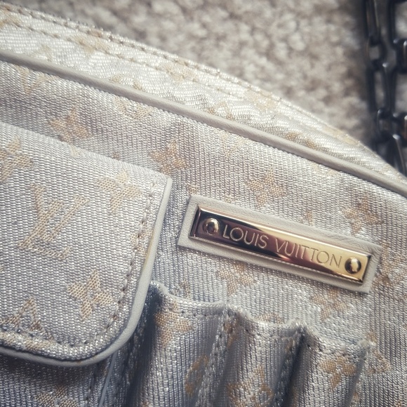 Authentic Louis Vuitton purse - Picture 5 of 8